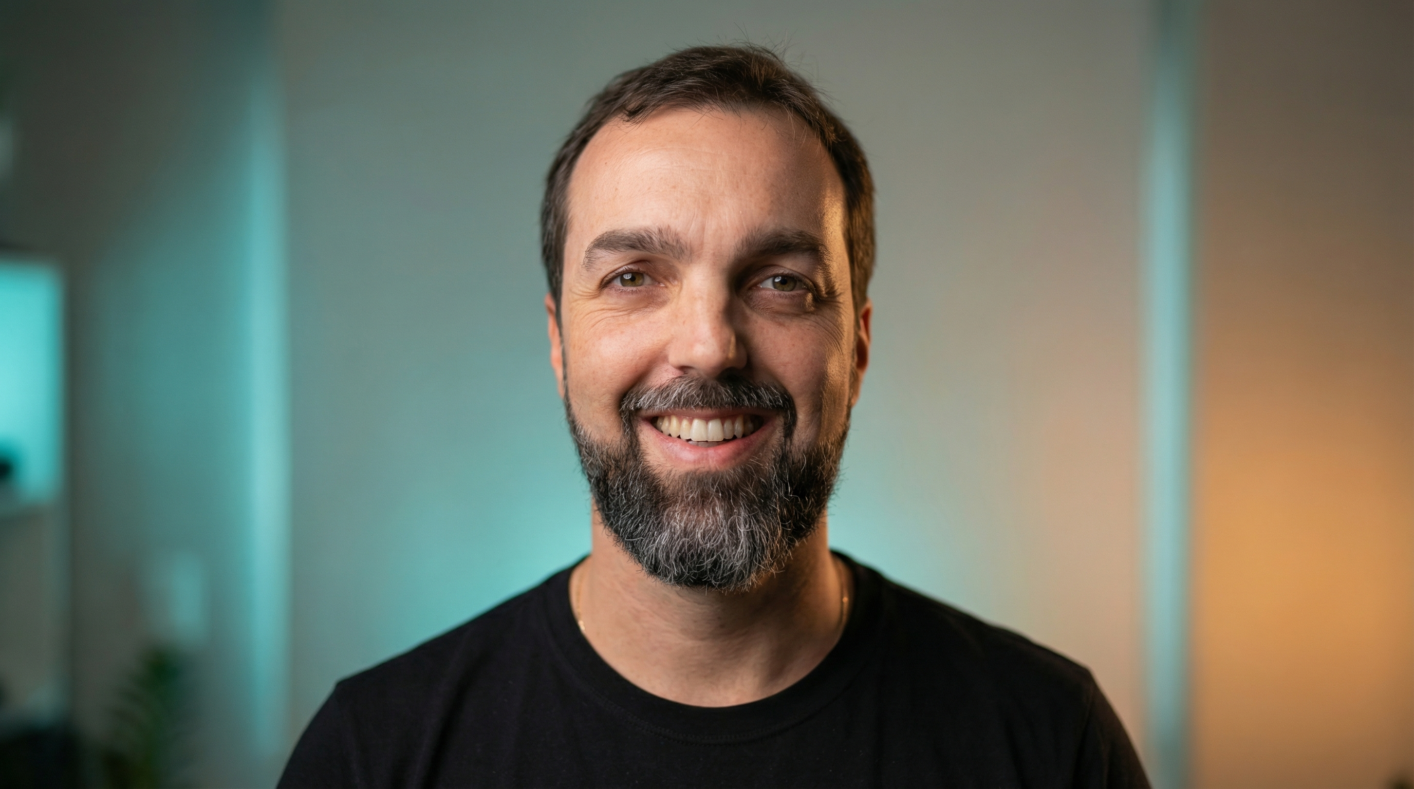 Dr. Sávio Chami em apresentação profissional